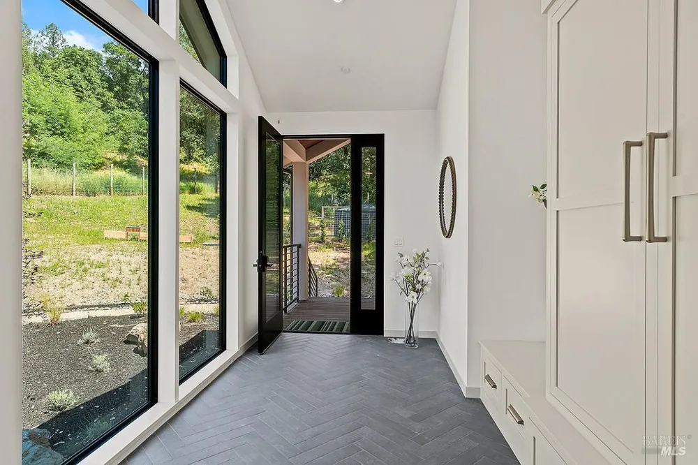 1099 Dry Creek Road Healdsburg, CA 95448