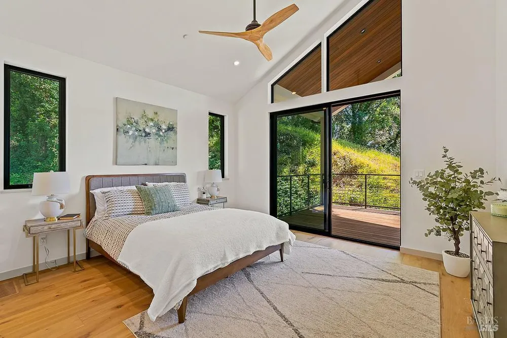 1099 Dry Creek Road Healdsburg, CA 95448