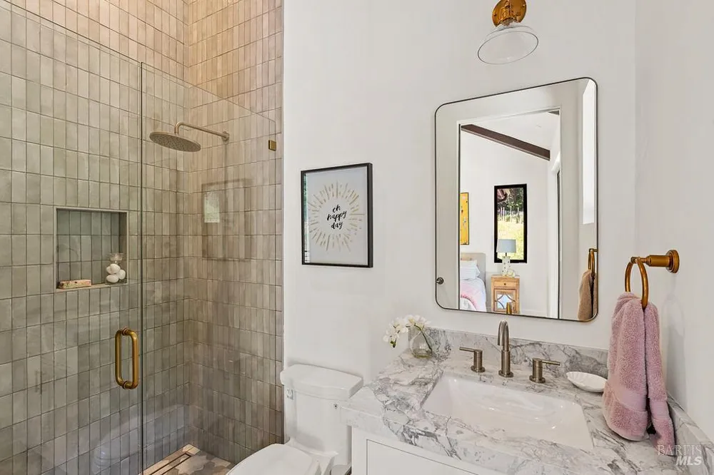 1099 Dry Creek Road Healdsburg, CA 95448
