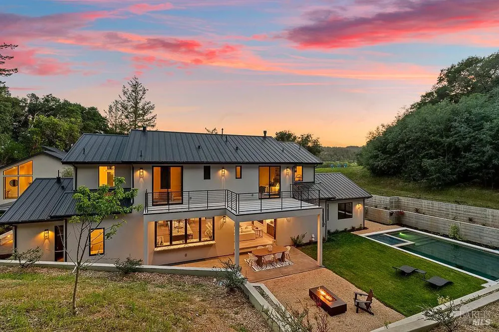 1099 Dry Creek Road Healdsburg, CA 95448