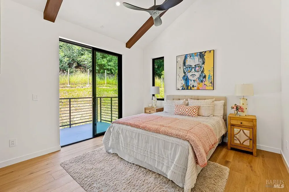 1099 Dry Creek Road Healdsburg, CA 95448