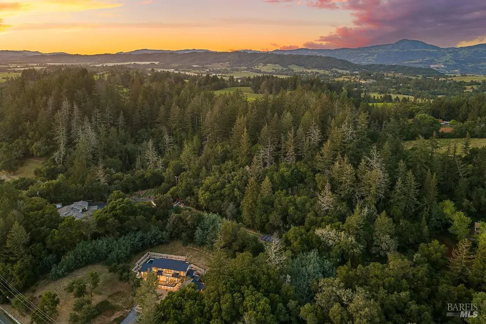 1099 Dry Creek Road Healdsburg, CA 95448