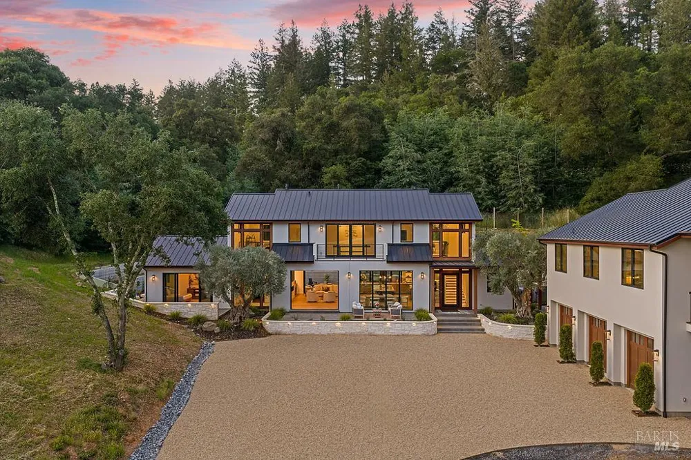 1099 Dry Creek Road Healdsburg, CA 95448