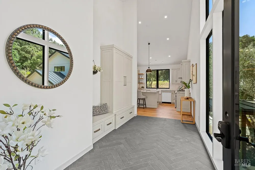 1099 Dry Creek Road Healdsburg, CA 95448