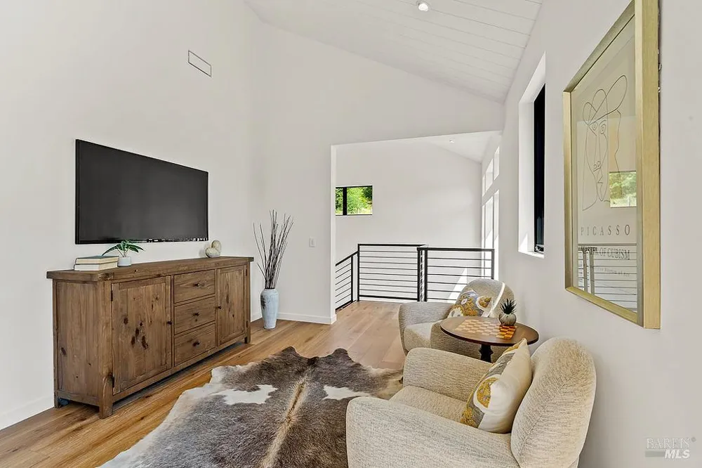 1099 Dry Creek Road Healdsburg, CA 95448