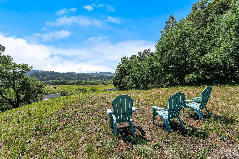 1099 Dry Creek Road Healdsburg, CA 95448