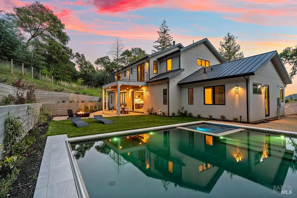 1099 Dry Creek Road Healdsburg, CA 95448