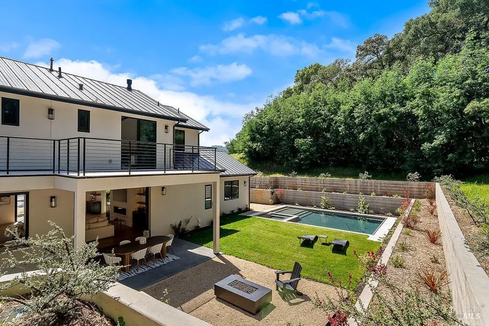 1099 Dry Creek Road Healdsburg, CA 95448