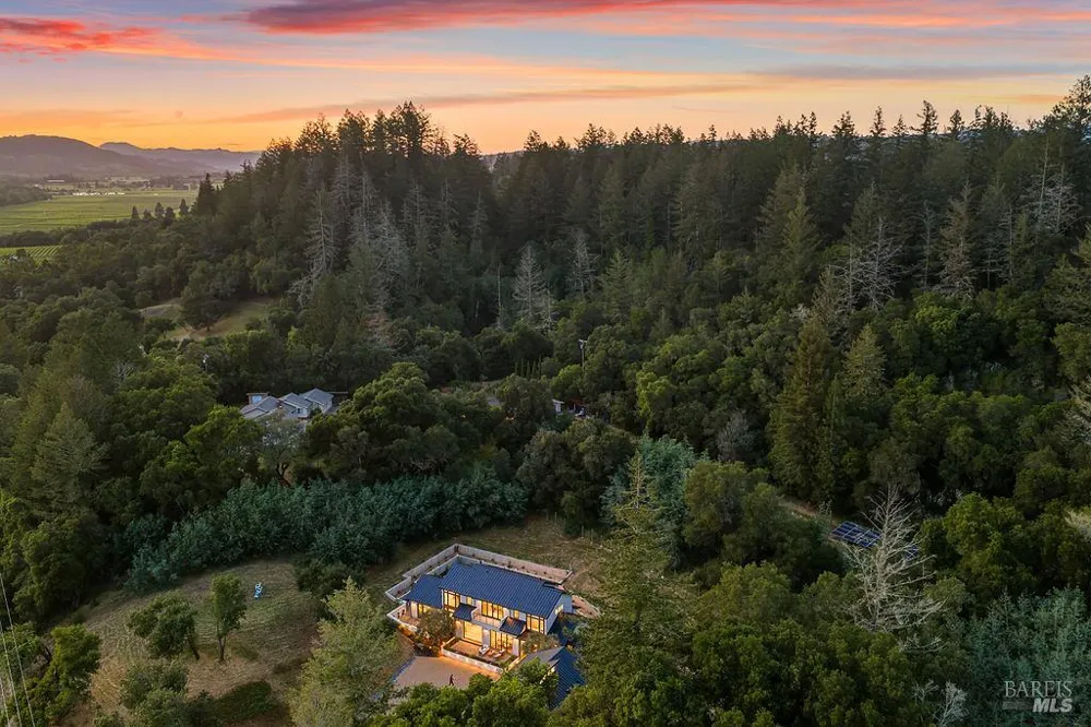 1099 Dry Creek Road Healdsburg, CA 95448