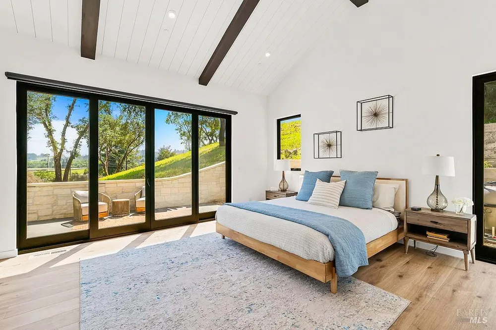 1099 Dry Creek Road Healdsburg, CA 95448
