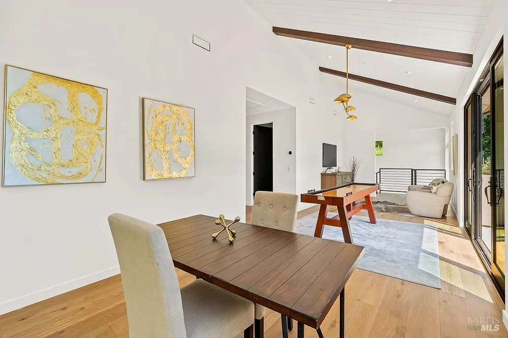 1099 Dry Creek Road Healdsburg, CA 95448