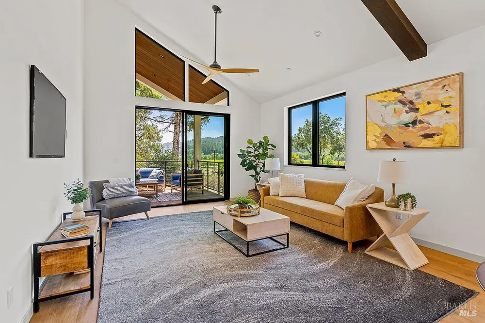 1099 Dry Creek Road Healdsburg, CA 95448