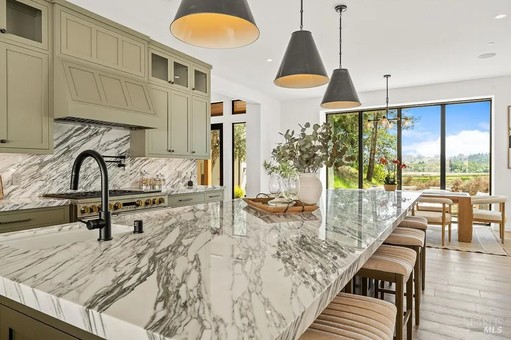 1099 Dry Creek Road Healdsburg, CA 95448