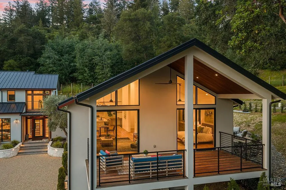 1099 Dry Creek Road Healdsburg, CA 95448