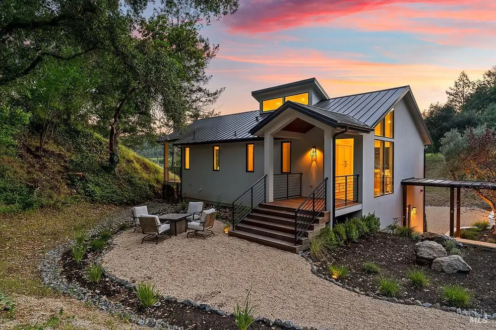 1099 Dry Creek Road Healdsburg, CA 95448