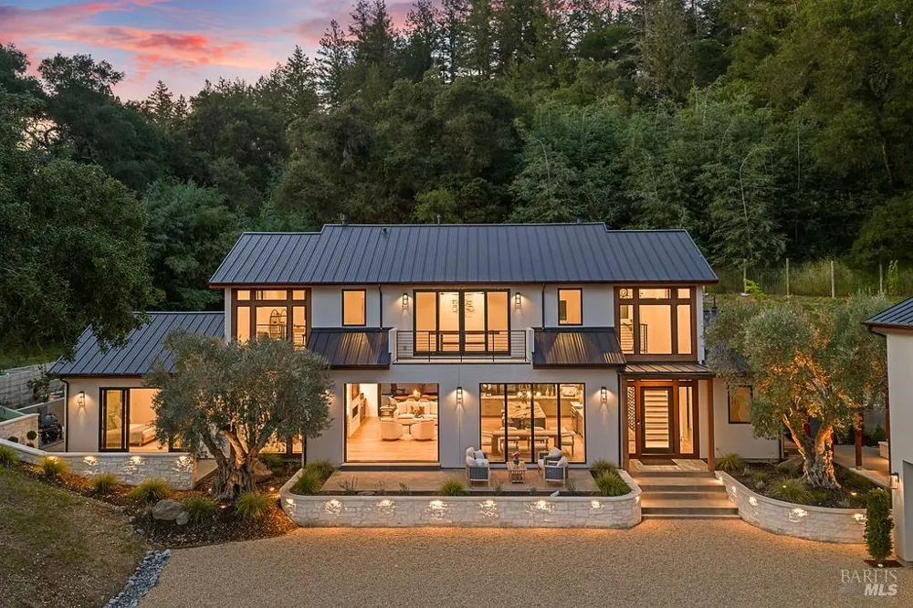 1099 Dry Creek Road Healdsburg, CA 95448