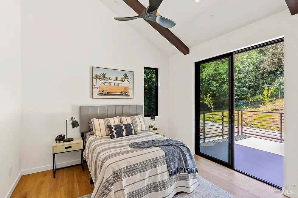 1099 Dry Creek Road Healdsburg, CA 95448