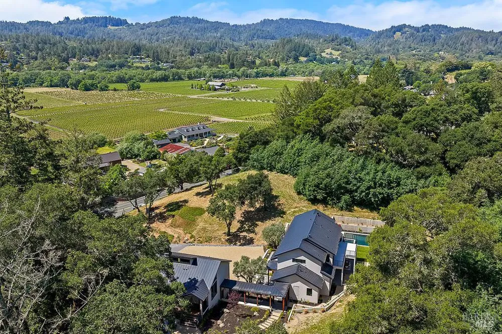 1099 Dry Creek Road Healdsburg, CA 95448