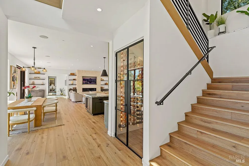 1099 Dry Creek Road Healdsburg, CA 95448