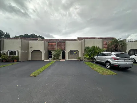 295 Jacaranda Dr #20