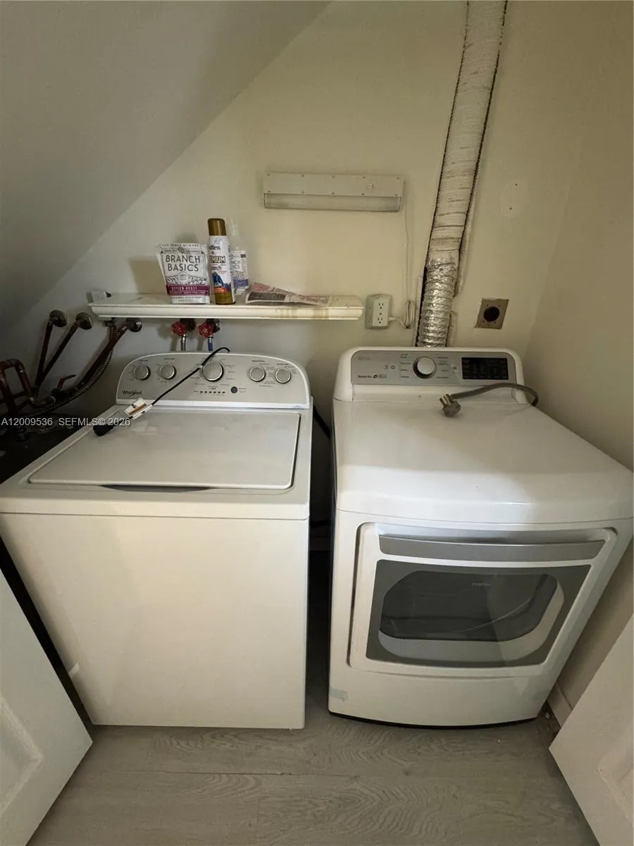 295 Jacaranda Dr #20 Plantation, FL 33324