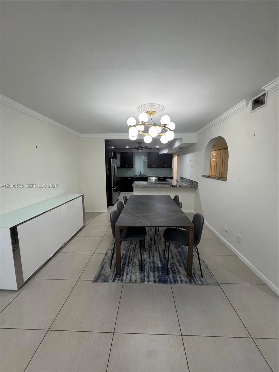 295 Jacaranda Dr #20 Plantation, FL 33324