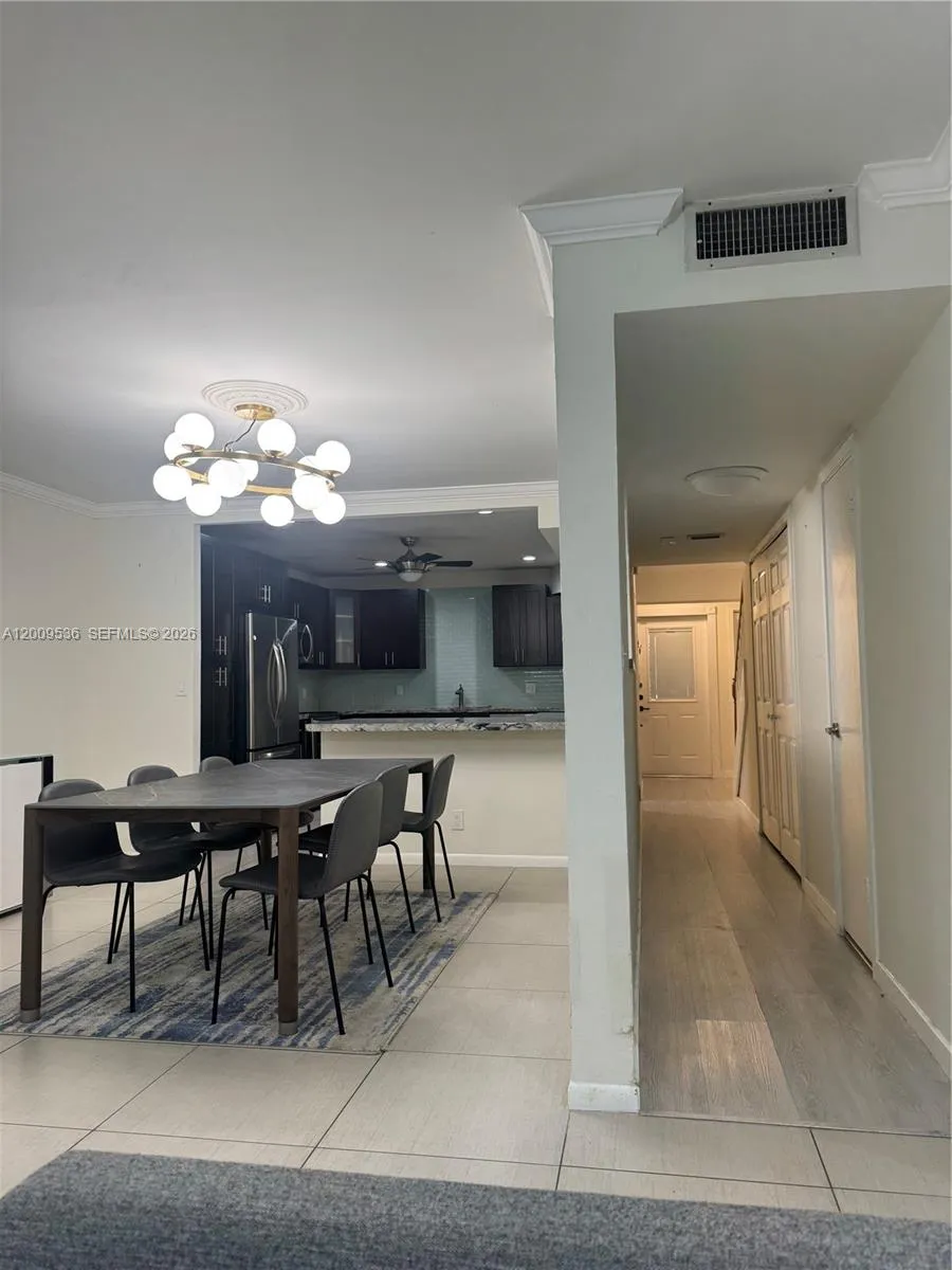 295 Jacaranda Dr #20 Plantation, FL 33324