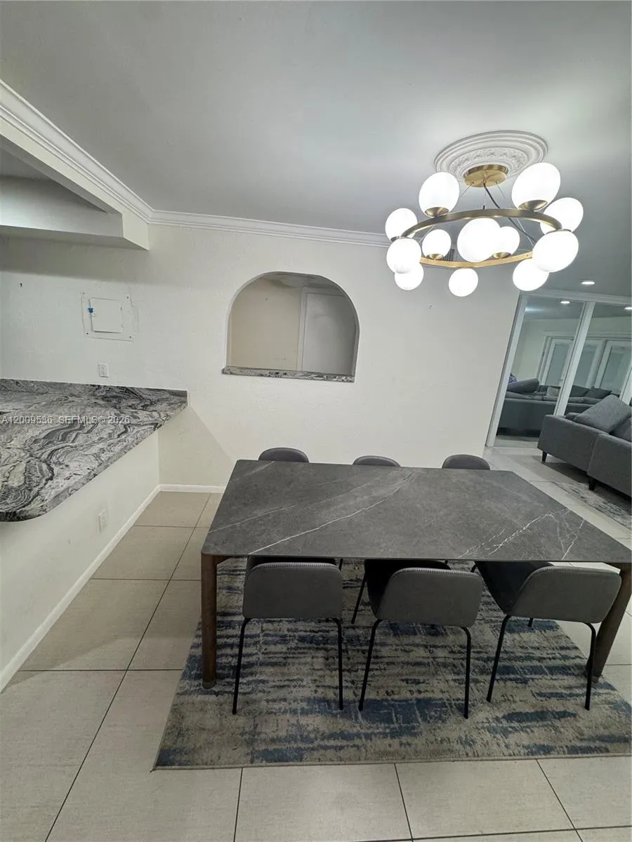 295 Jacaranda Dr #20 Plantation, FL 33324