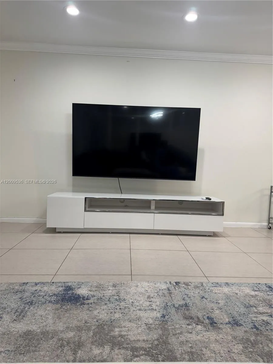 295 Jacaranda Dr #20 Plantation, FL 33324
