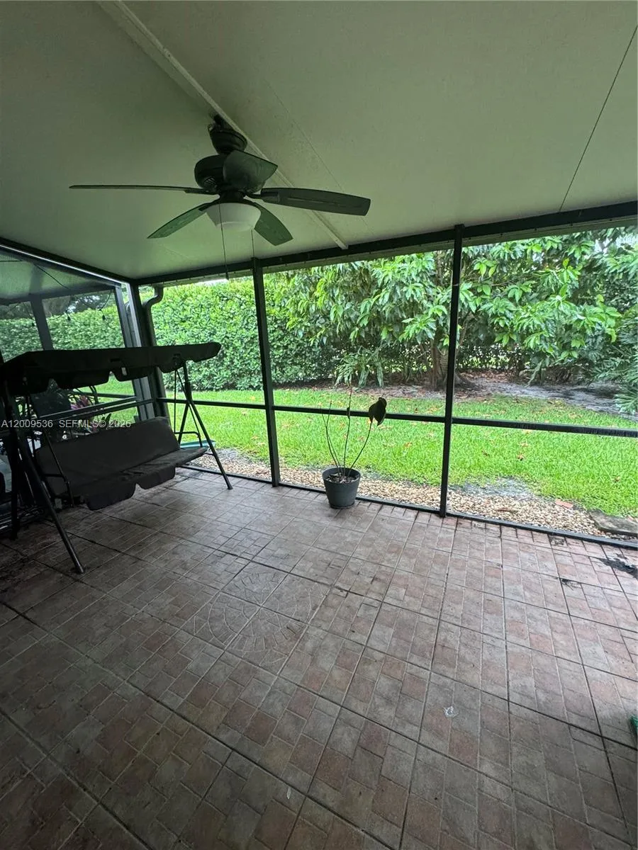 295 Jacaranda Dr #20 Plantation, FL 33324