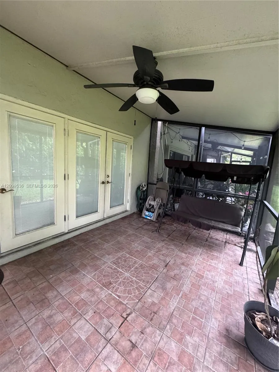 295 Jacaranda Dr #20 Plantation, FL 33324