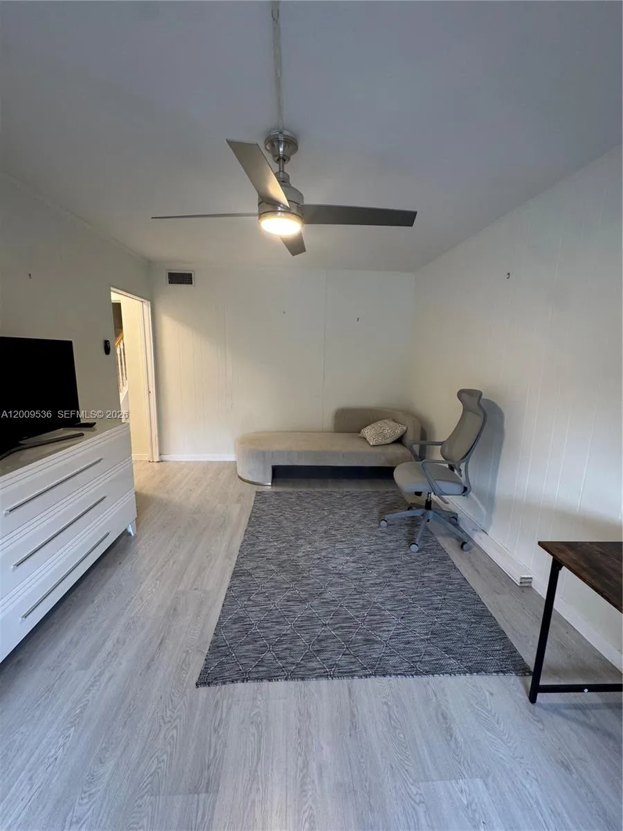 295 Jacaranda Dr #20 Plantation, FL 33324