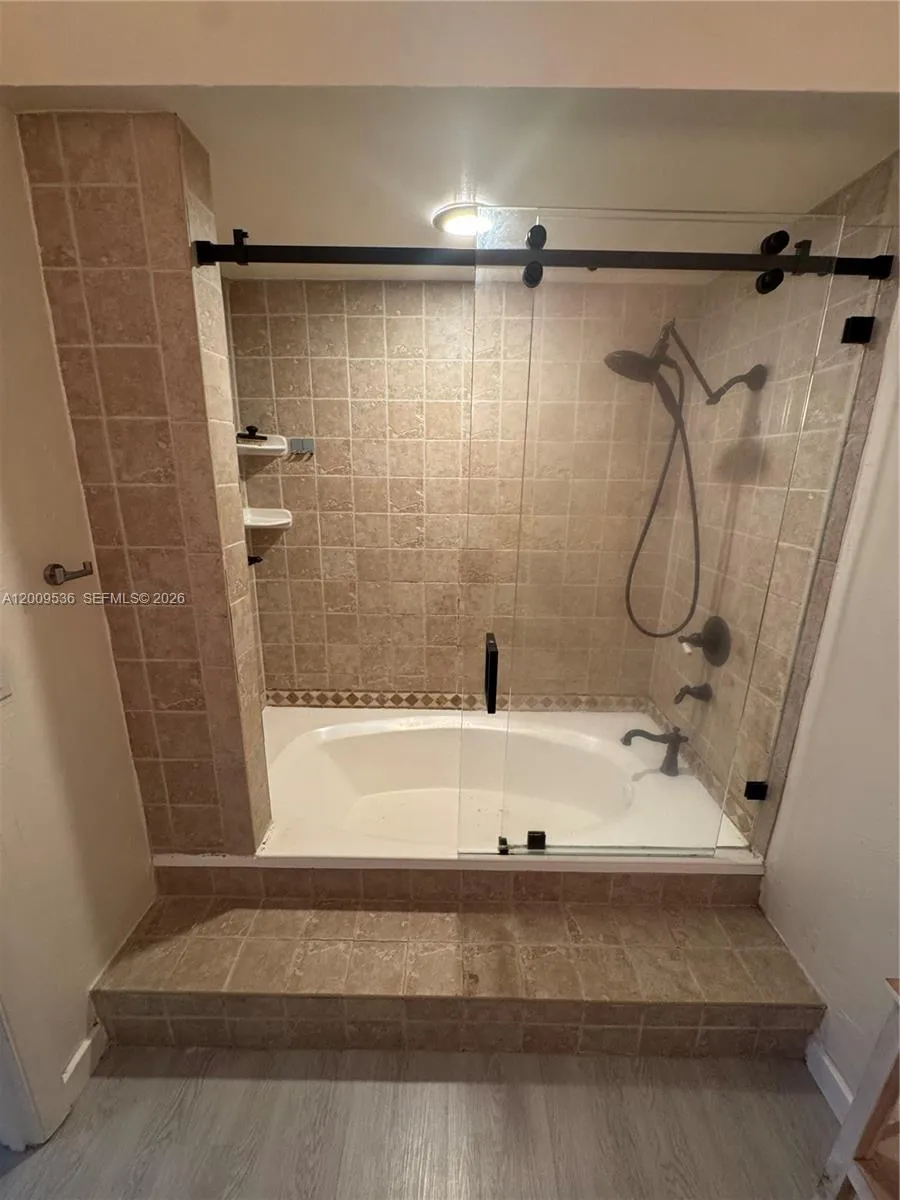 295 Jacaranda Dr #20 Plantation, FL 33324