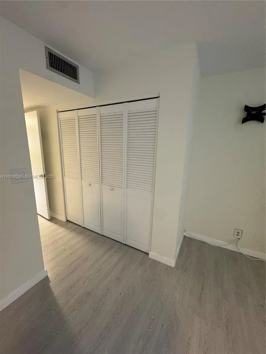 295 Jacaranda Dr #20 Plantation, FL 33324