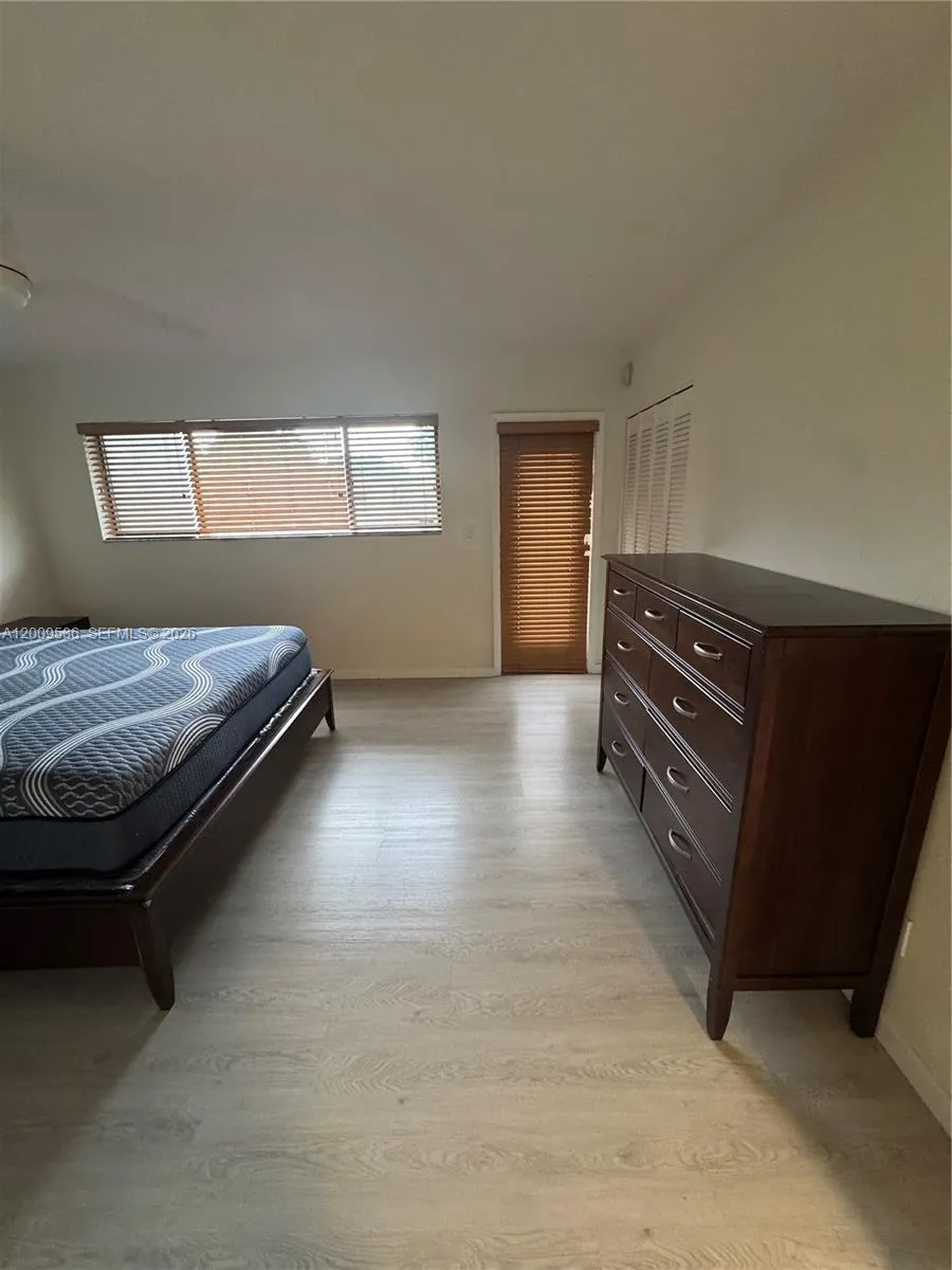 295 Jacaranda Dr #20 Plantation, FL 33324