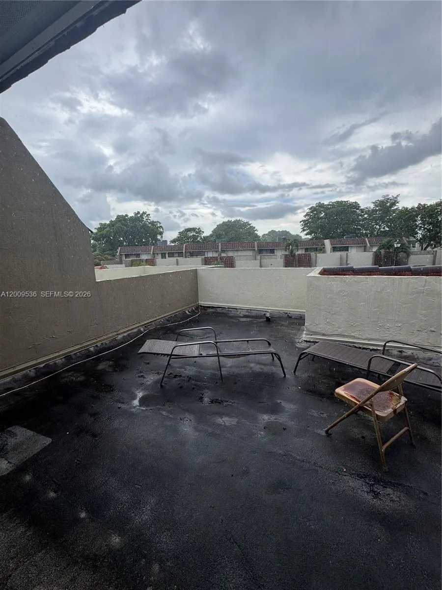 295 Jacaranda Dr #20 Plantation, FL 33324