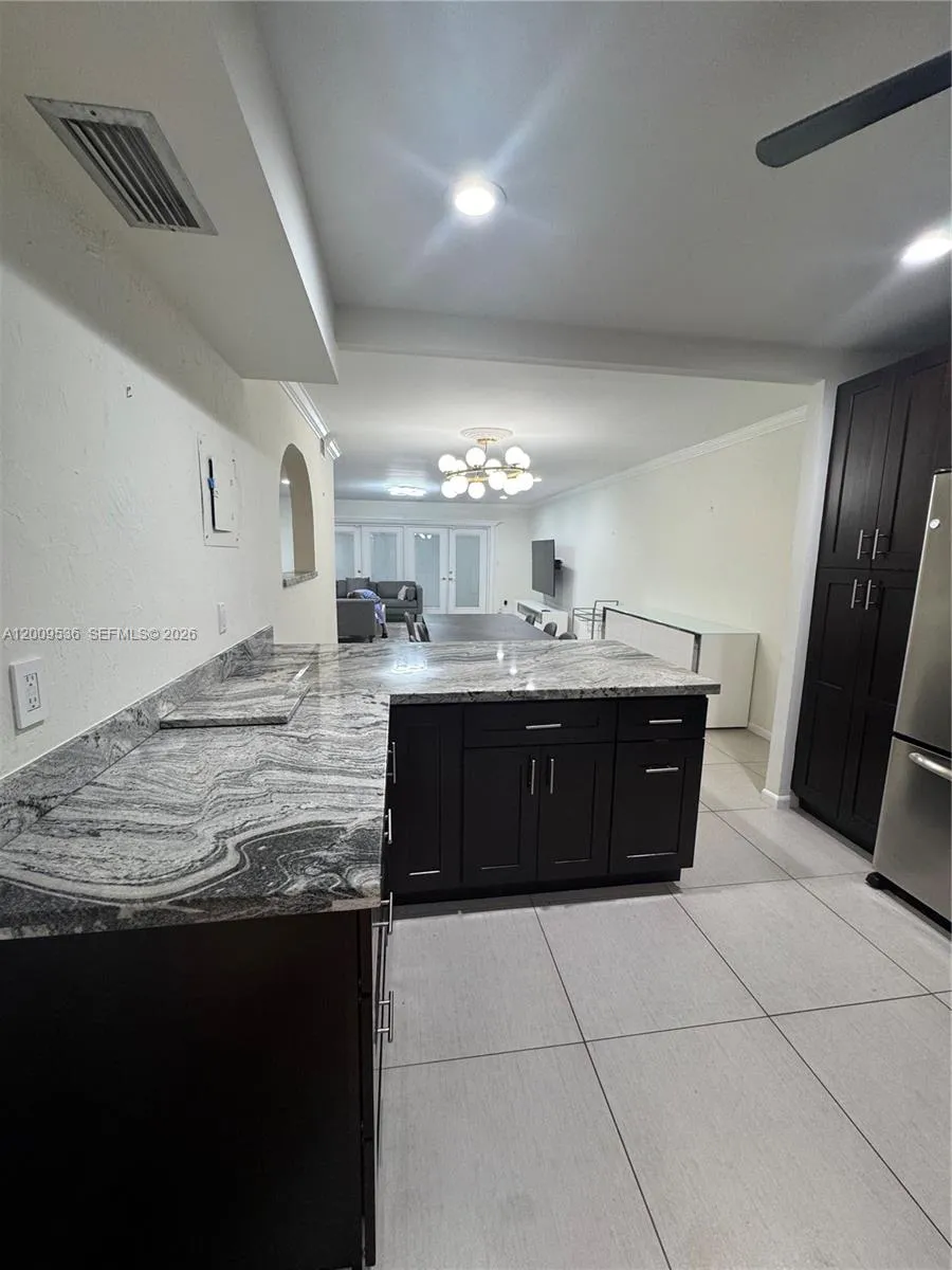 295 Jacaranda Dr #20 Plantation, FL 33324