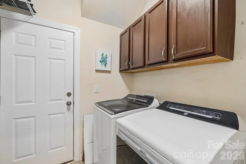 2006 Topaz Plaza Davidson, NC 28036