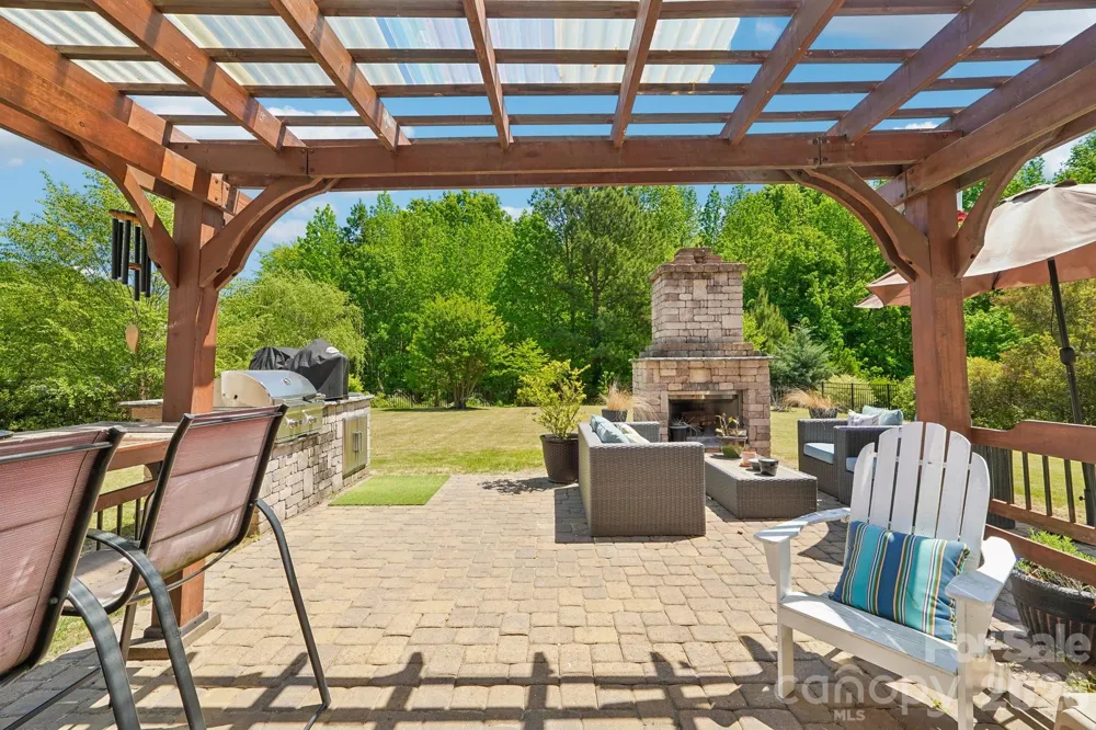 2006 Topaz Plaza Davidson, NC 28036