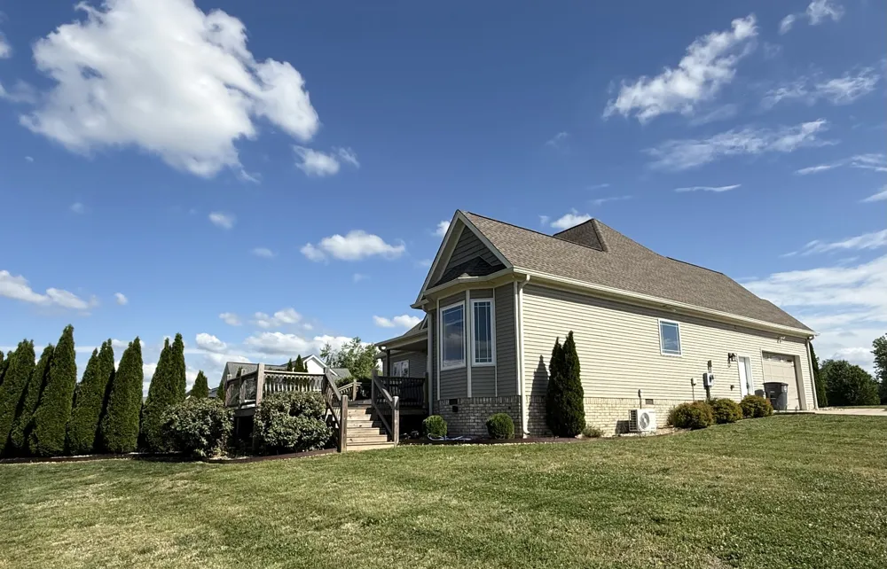 702 Parker Ln Lafayette, TN 37083