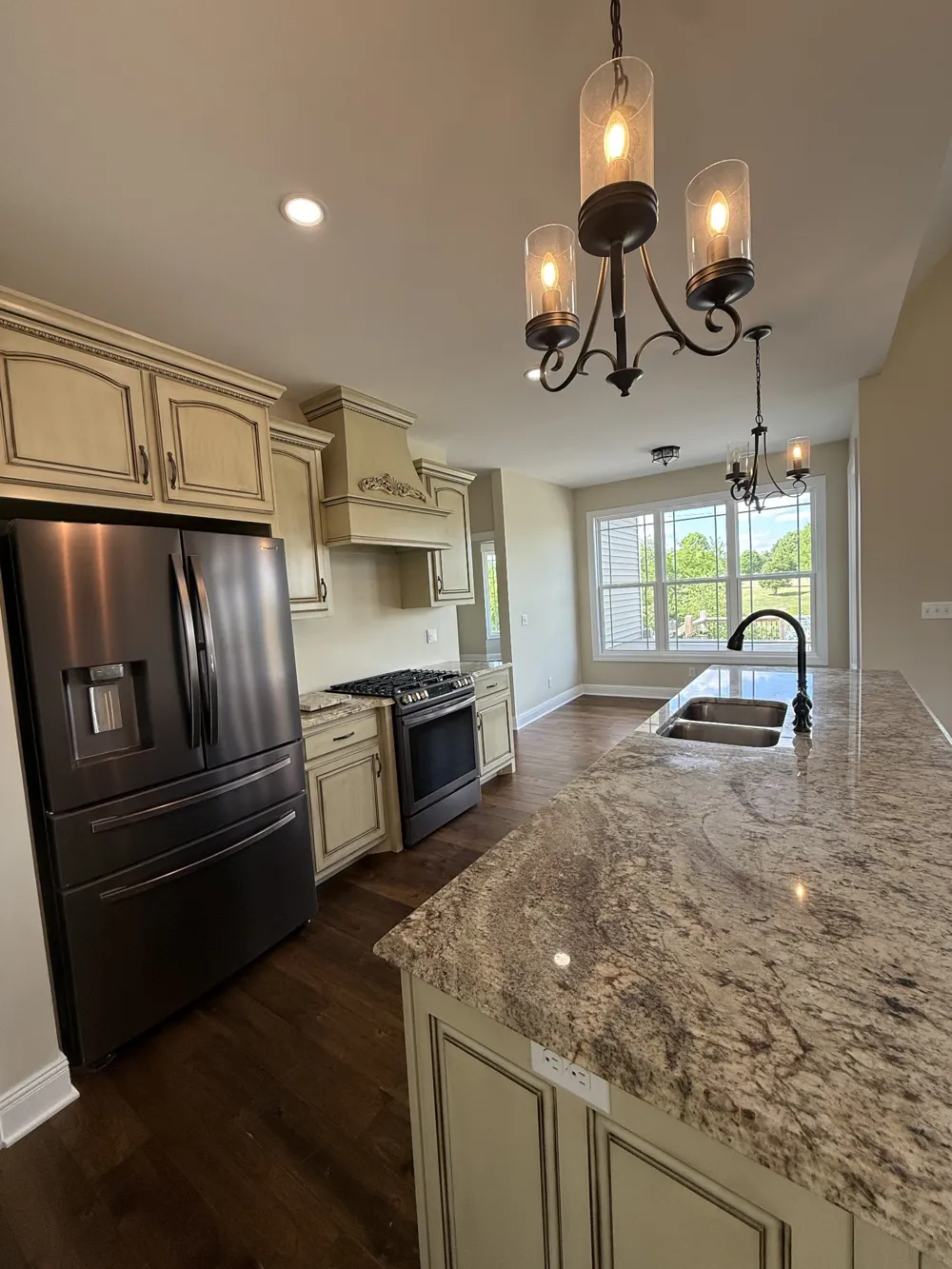 702 Parker Ln Lafayette, TN 37083