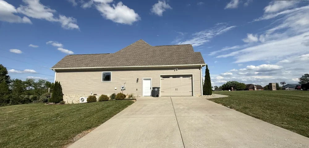 702 Parker Ln Lafayette, TN 37083