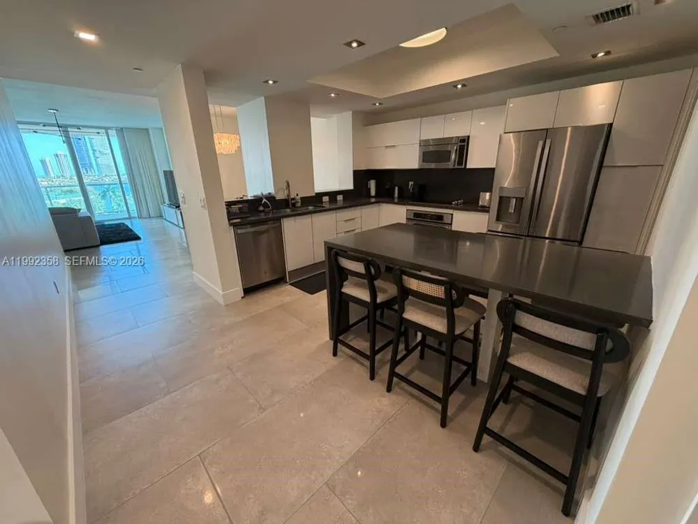 3330 NE 190th St #710 Aventura, FL 33180