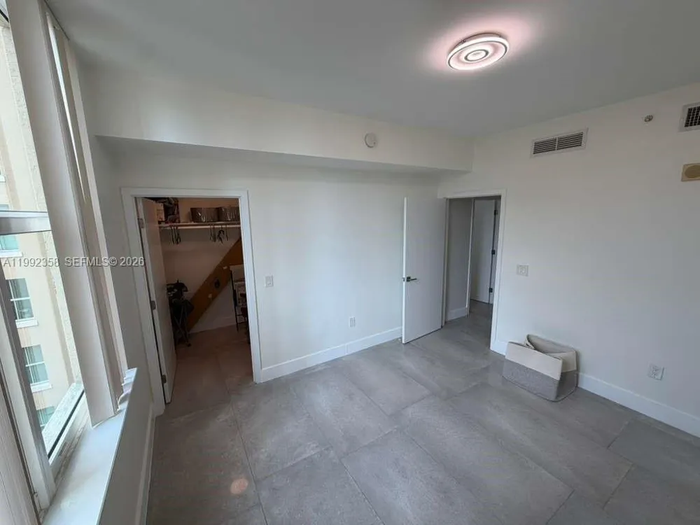 3330 NE 190th St #710 Aventura, FL 33180