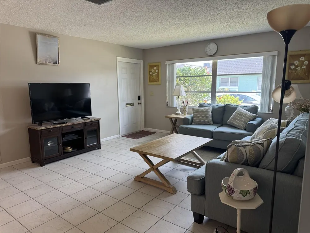 7007 VERSAILLES #n/a Pinellas Park, FL 33781