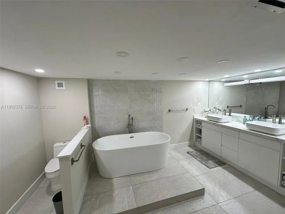 2751 S Ocean Dr #508S Hollywood, FL 33019