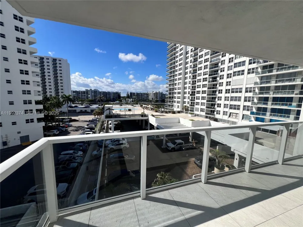 2751 S Ocean Dr #508S Hollywood, FL 33019