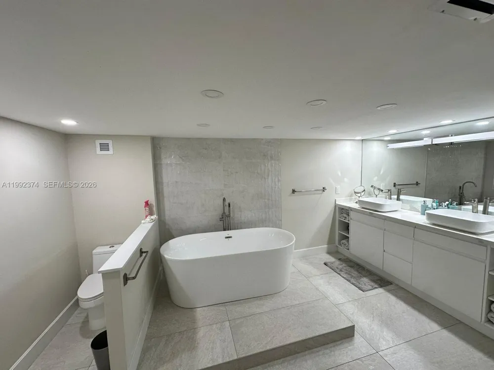 2751 S Ocean Dr #508S Hollywood, FL 33019
