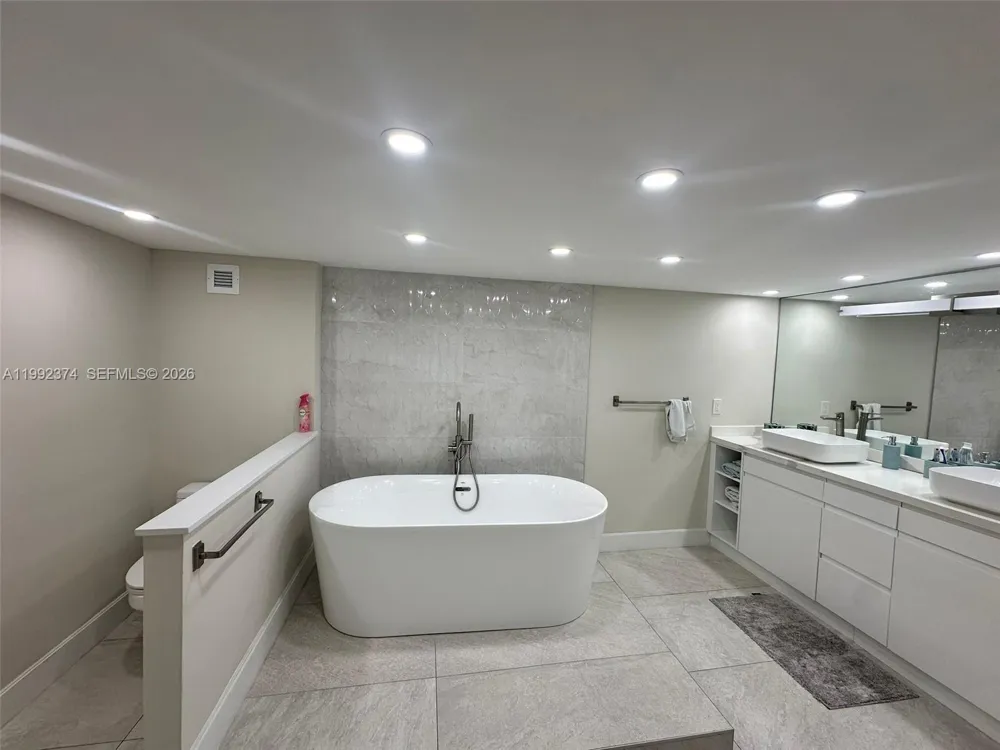 2751 S Ocean Dr #508S Hollywood, FL 33019