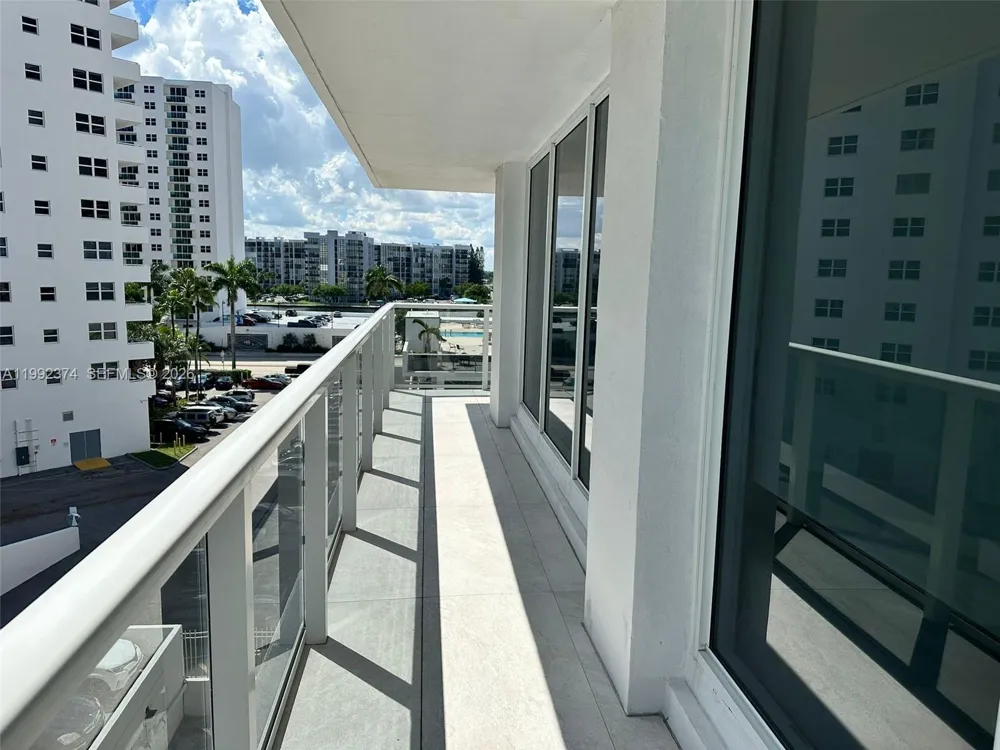 2751 S Ocean Dr #508S Hollywood, FL 33019